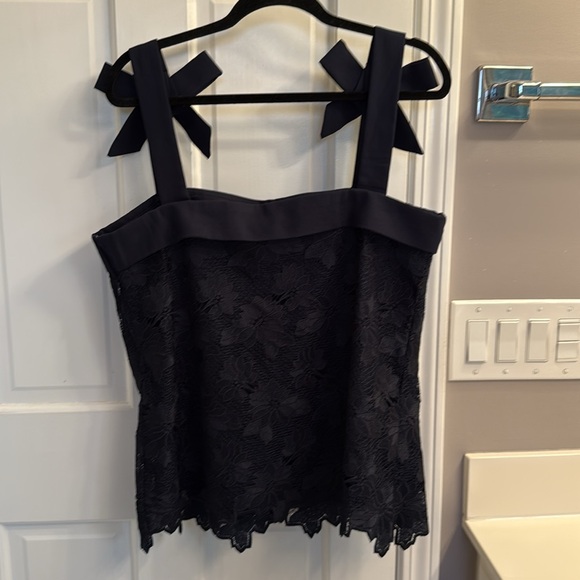 Banana Republic Limited Edition Bow Lace Tank Top Navy Sleeveless Blouse - Picture 6 of 7